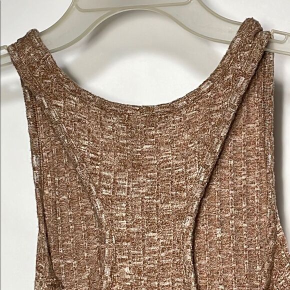 Forever 21 Brown Essential cropped Tank Top - Picture 5 of 6
